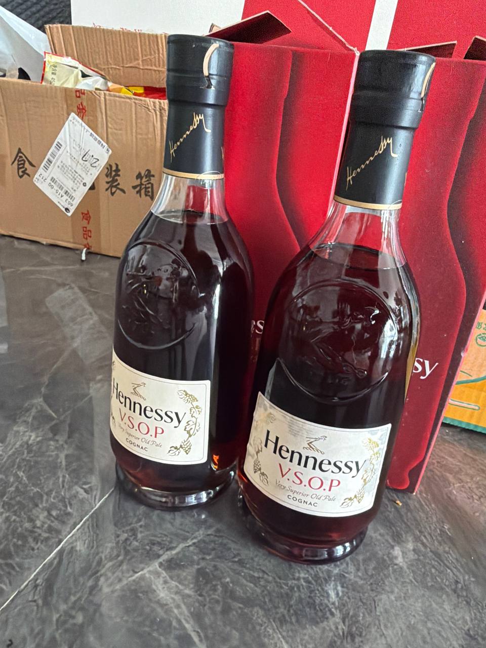 两瓶酒5000p，收纳柜1000p，38码粉…-manila58.com