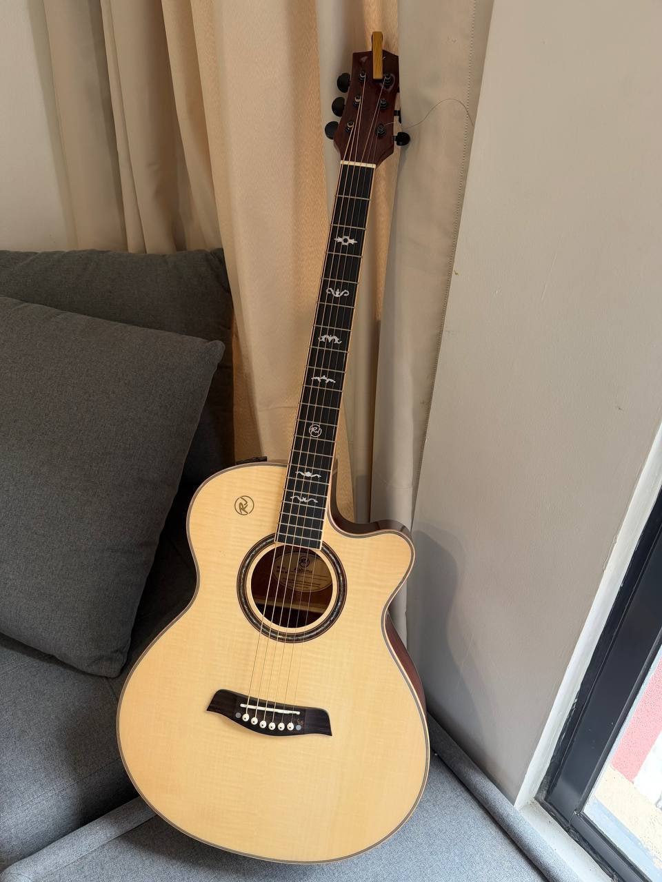 🎸 吉他低价转让！ 刚买不久，99新，成色非…-manila58.com