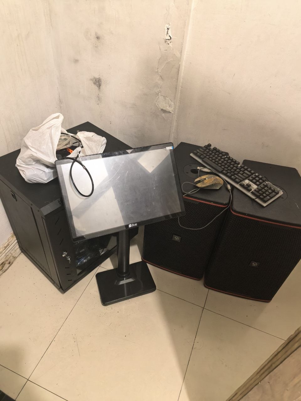 真皮沙发加高档茶几，头枕可调节有点猫抓边角，…-manila58.com