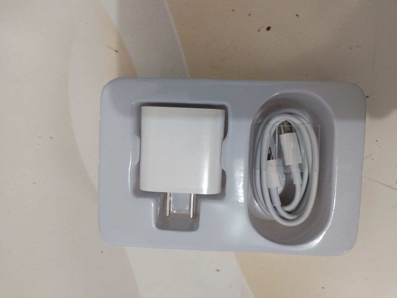 苹果20w充电器全新未使用800P 顺便出两…-manila58.com