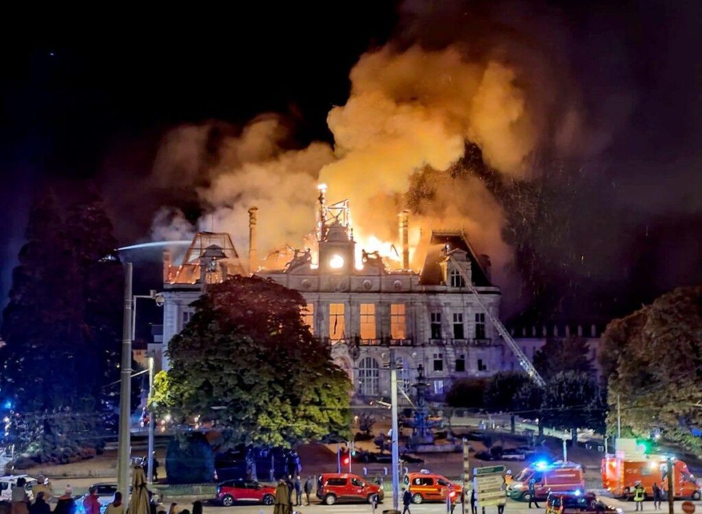 法国多地爆发大规模抗议引发严重骚乱-manila58.com