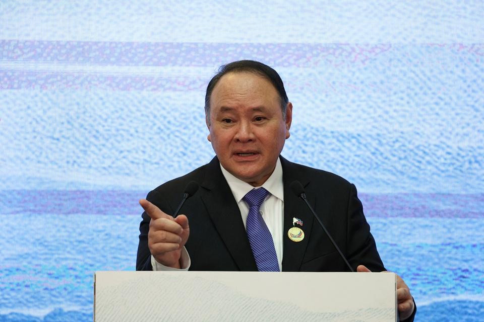 菲律宾国防部长回应中国防务官员出席争议-manila58.com