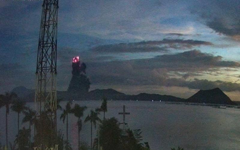 菲律宾塔尔火山发生小型水蒸气爆发-manila58.com