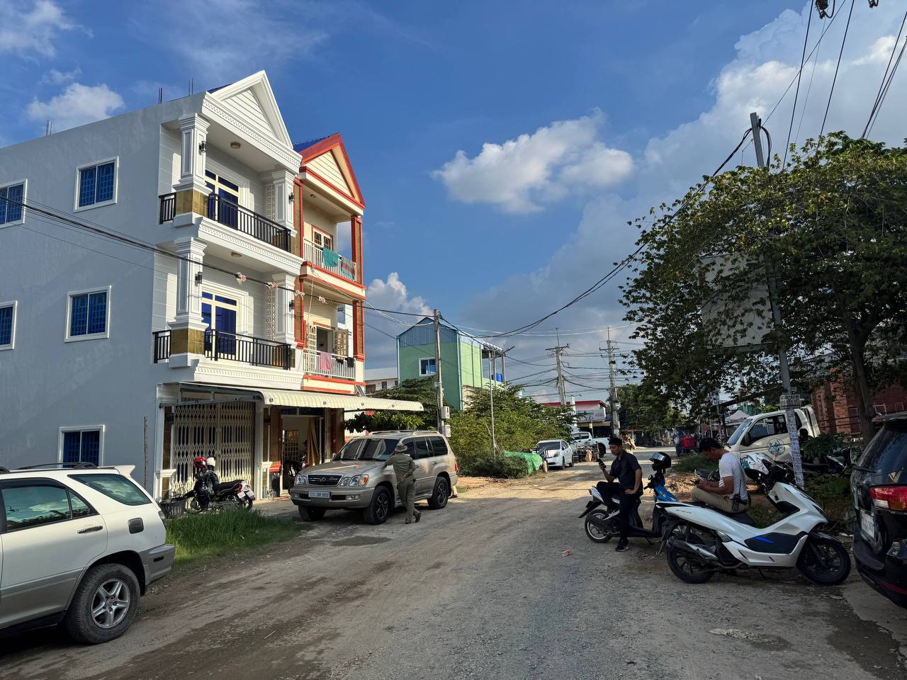 #网友投稿 目前，宪兵正在对金边市波森芷区的秋花2号住宅区进-manila58.com