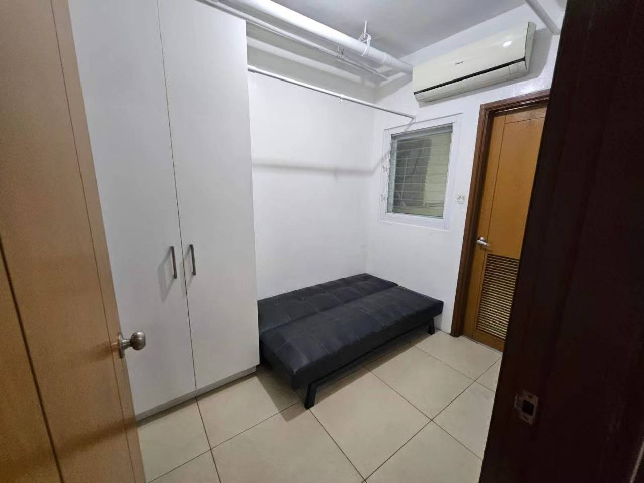 #BGC One Seeendra 一手出租​135平，家具-manila58.com