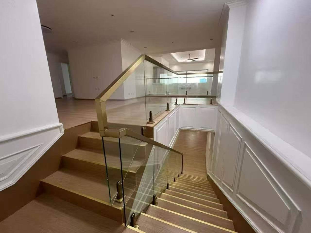 #Makati 豪宅四房楼中楼出售，409平，有房产证，价优-manila58.com
