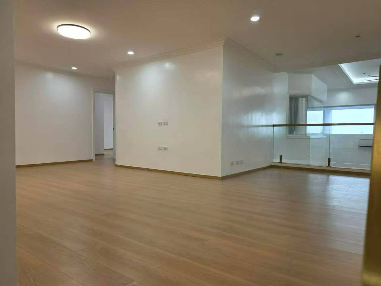 #Makati 豪宅四房楼中楼出售，409平，有房产证，价优-manila58.com