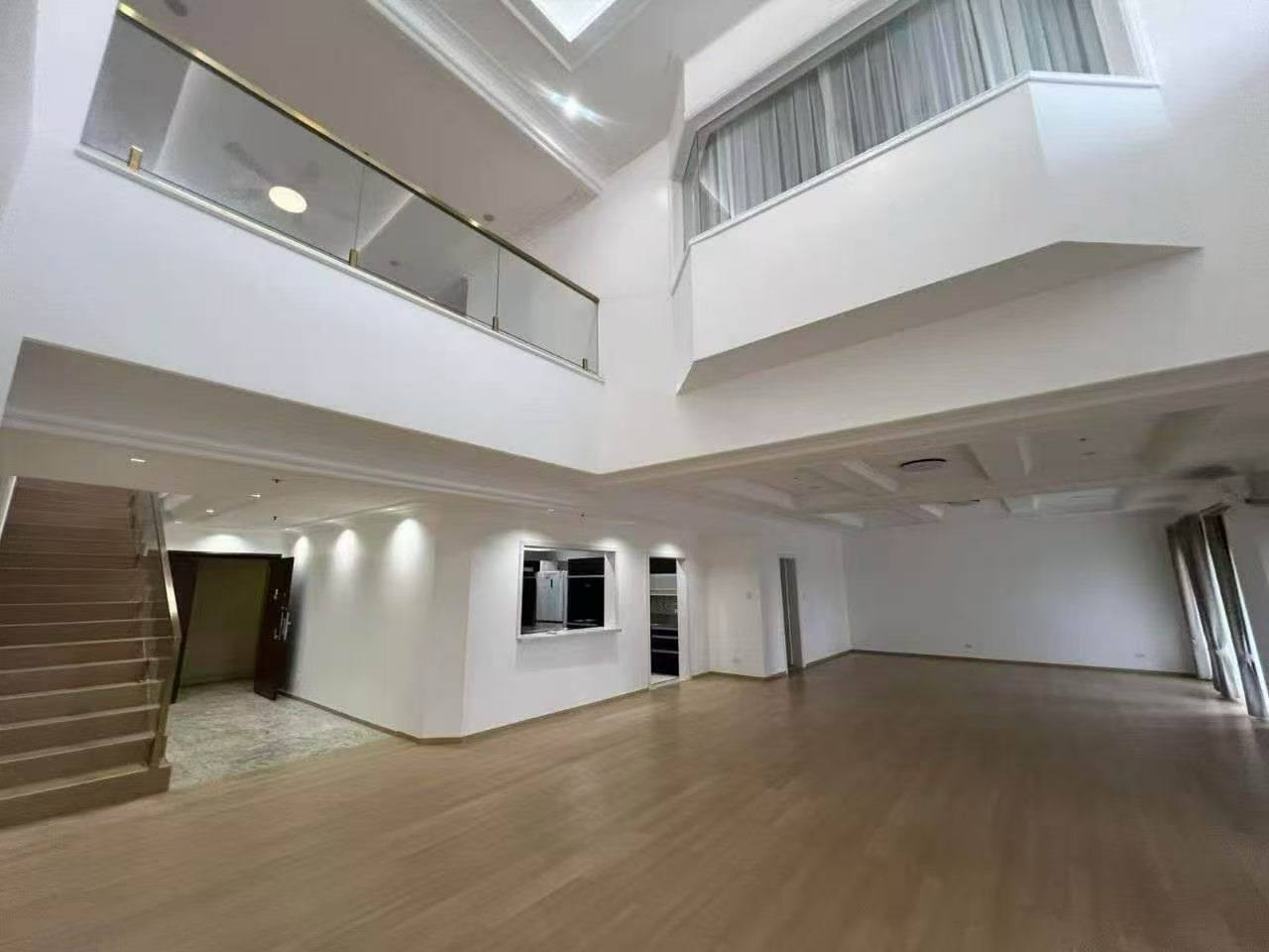#Makati 豪宅四房楼中楼出售，409平，有房产证，价优-manila58.com