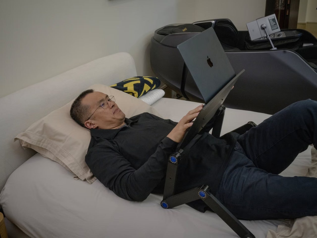 纽约时报的记者，最近去了趟币安创始人 CZ 位于阿布扎比的家-manila58.com