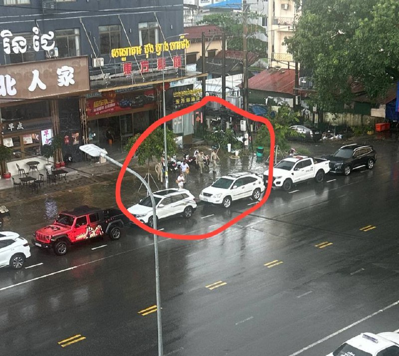 #网友投稿 ：🇰🇭西港“东方豪庭酒店”刚刚移民局警察抓走-manila58.com
