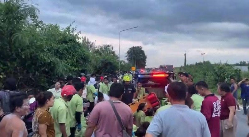 🇹🇭泰国春武里府接送缅甸劳工车辆翻车，近60人受伤-manila58.com