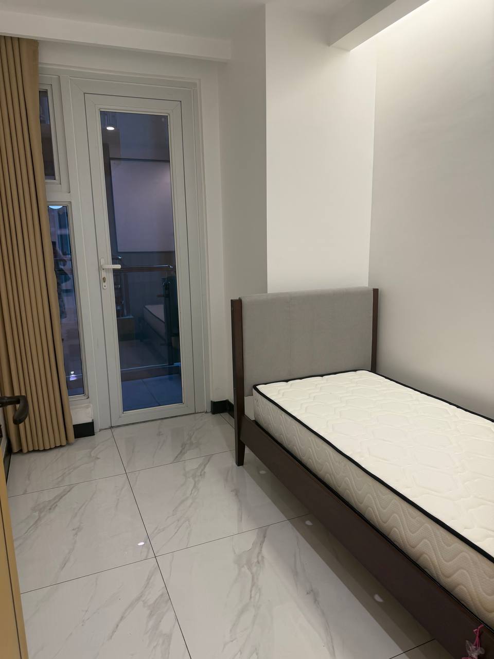 #金湾御景 俩房一厅带阳台出租-manila58.com