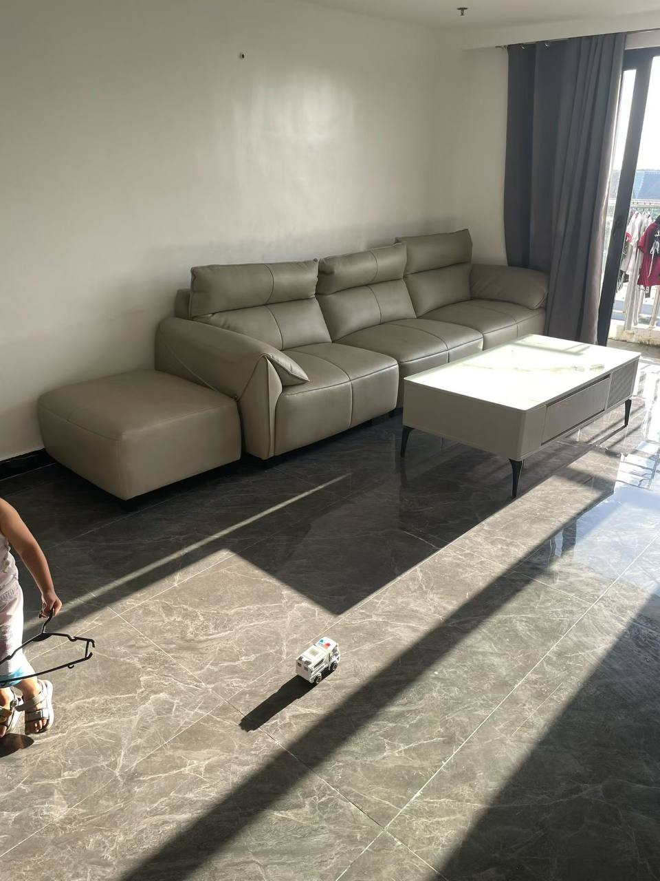 #城景花园 大三房一厅带阳台出租-manila58.com