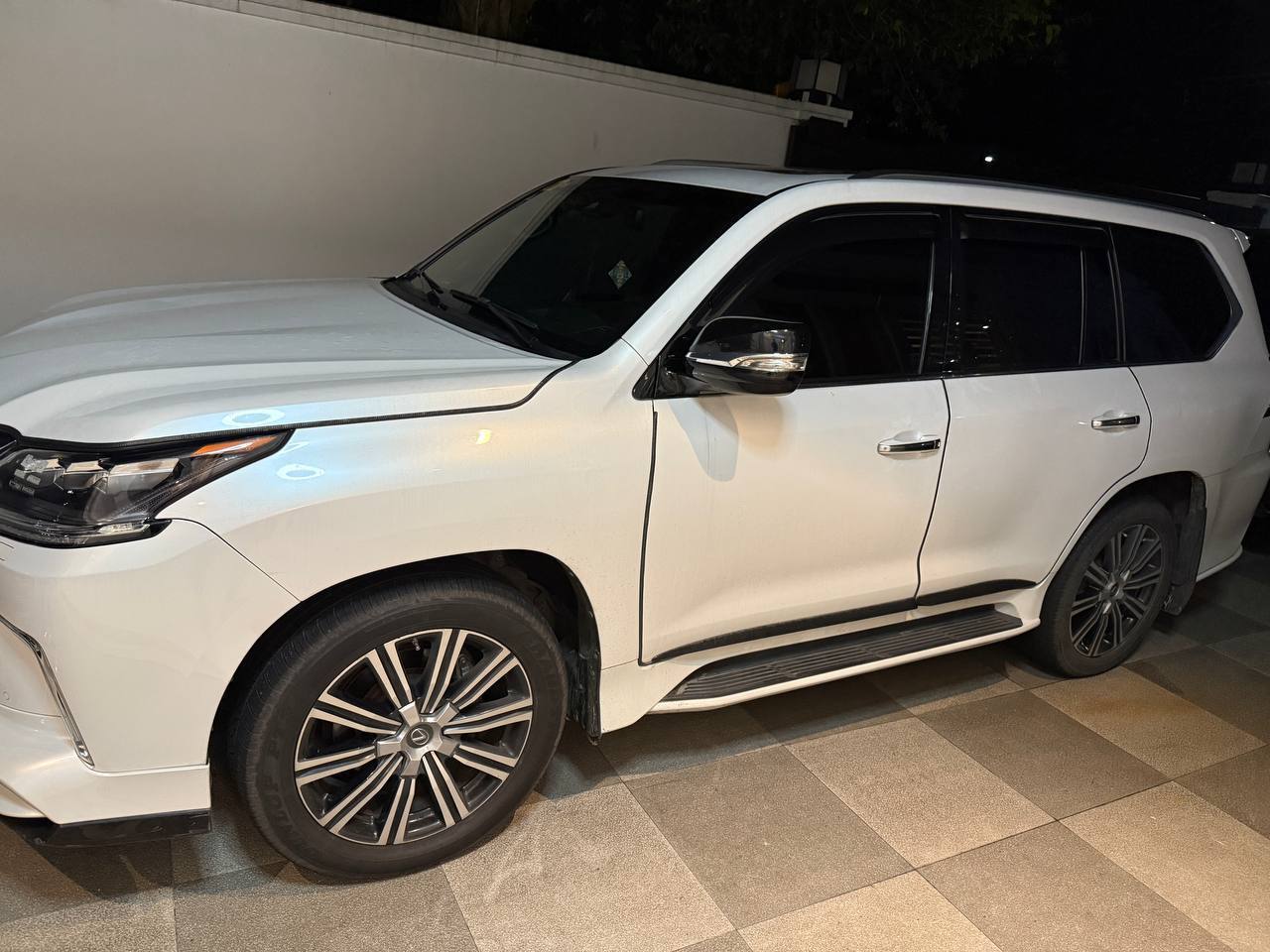 🔥2022款雷克萨斯LX570｜V8大自吸-manila58.com