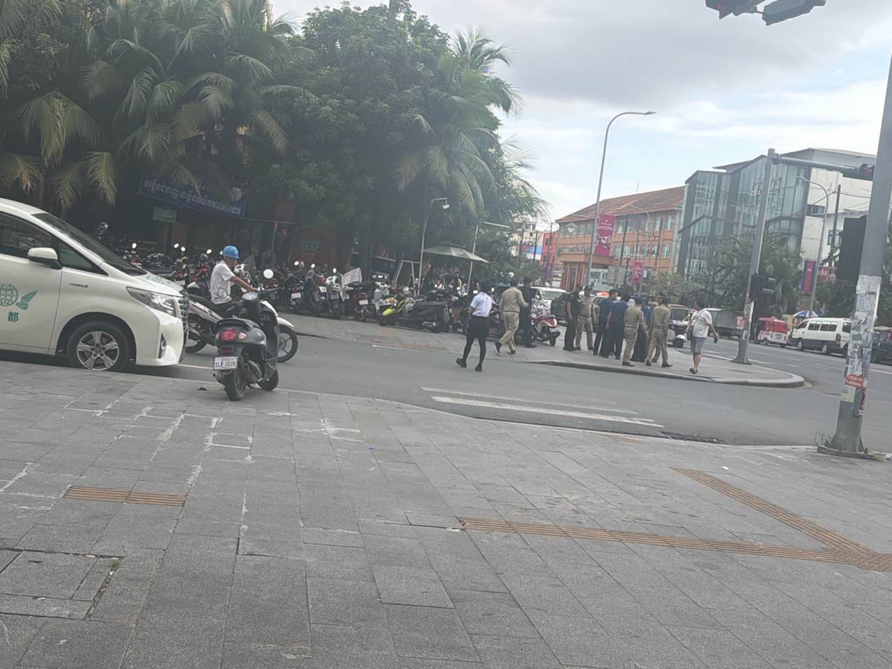 #网友反馈 执法人员正在西港“亚多利2号赌场” 附近开展搜查-manila58.com