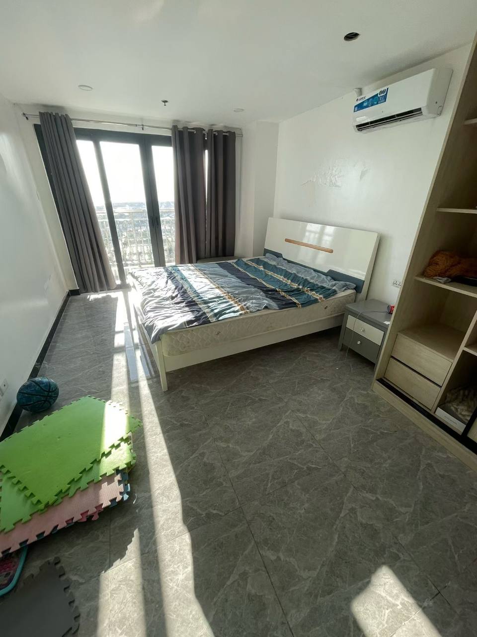 #城景花园 大三房一厅带阳台出租-manila58.com