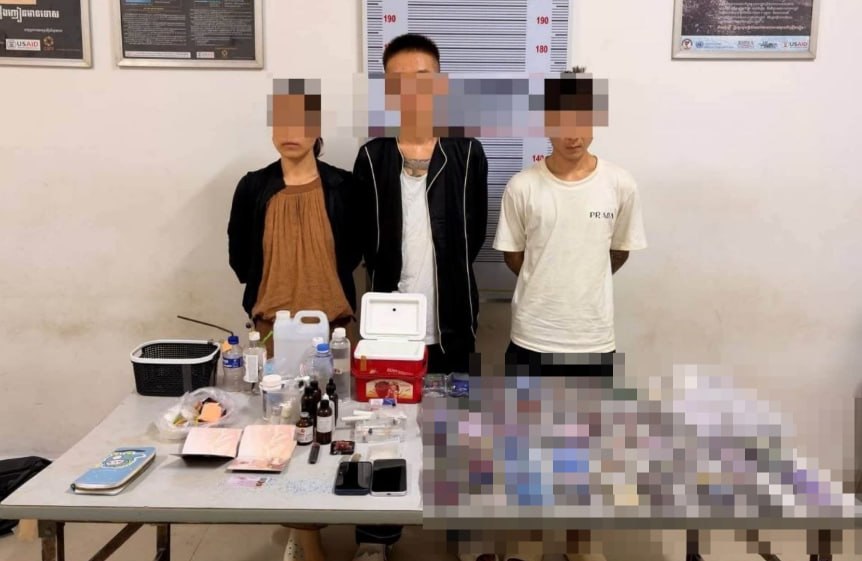 🇱🇦波贝警方抓获3名涉DU中国籍男女，现场查获DU品-manila58.com