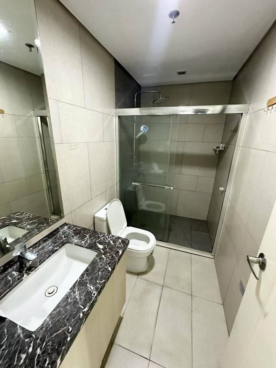 #名门 大一房一厅带阳台出租-manila58.com
