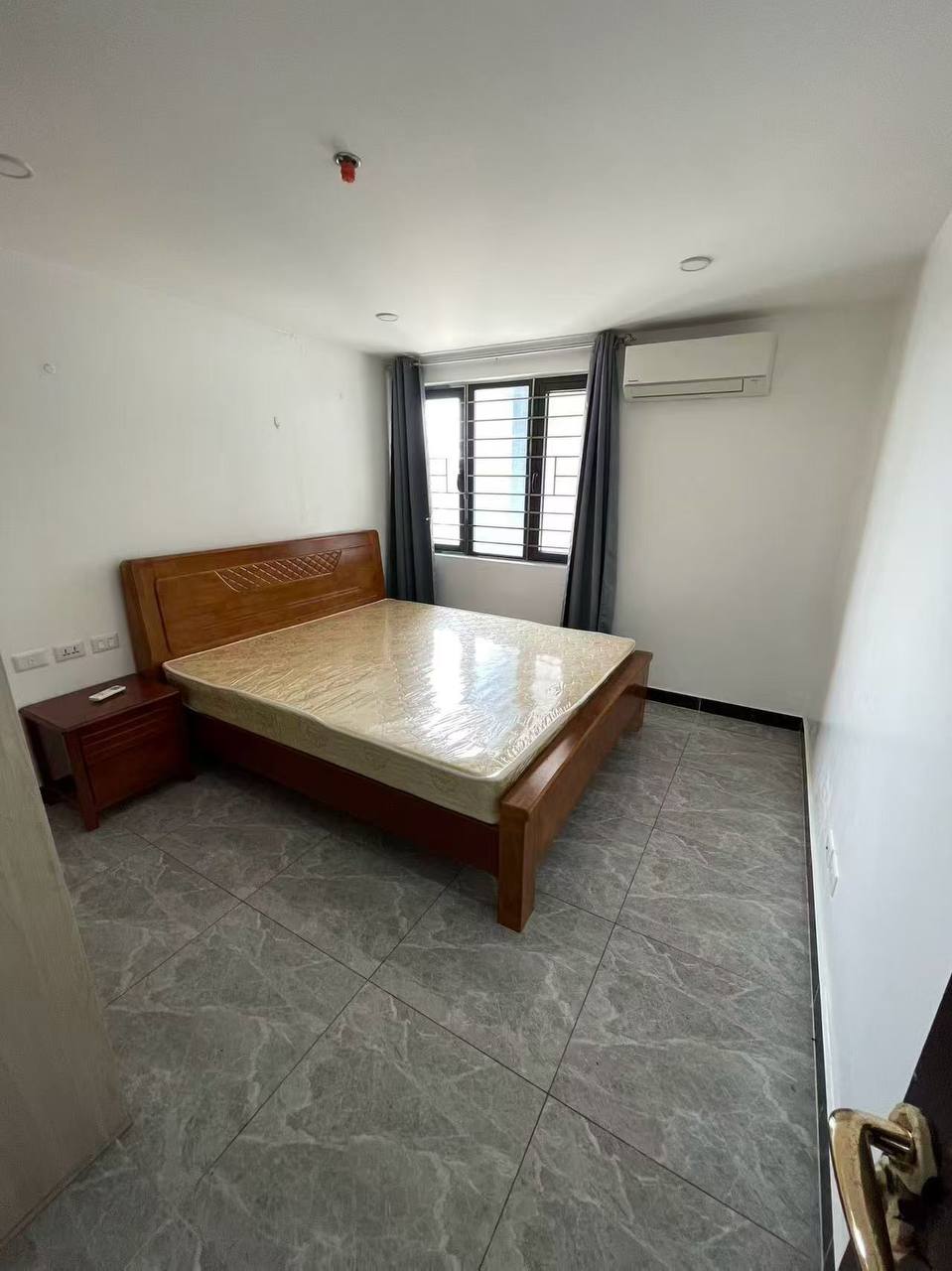 #城景花园 大三房一厅带阳台出租-manila58.com