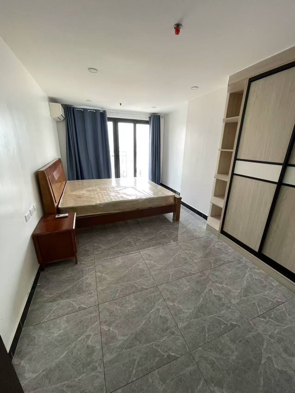 #城景花园 大三房一厅带阳台出租-manila58.com