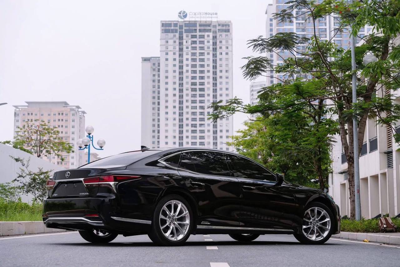 2018雷克萨斯LS500行政加长版-manila58.com