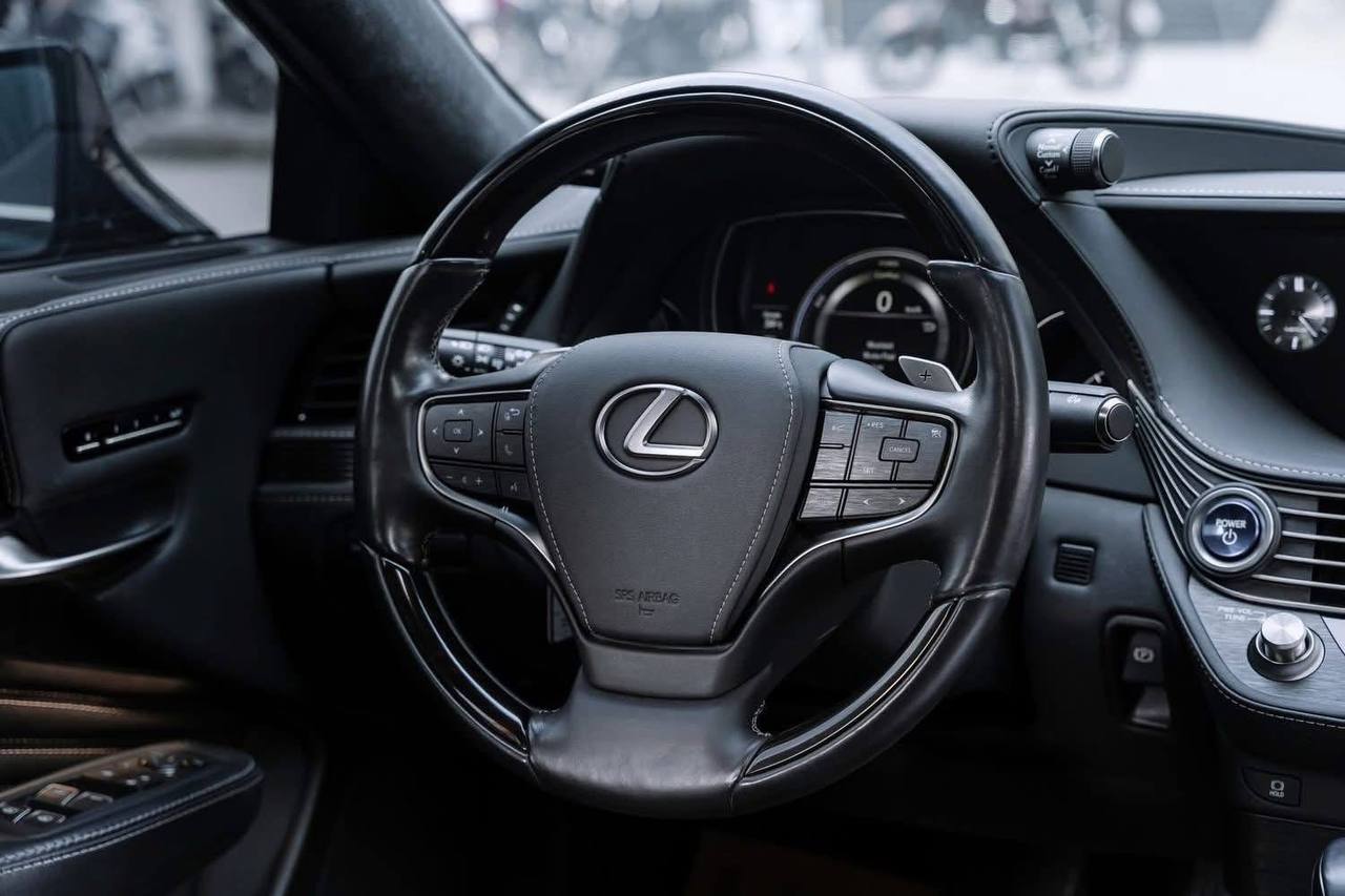 2018雷克萨斯LS500行政加长版-manila58.com