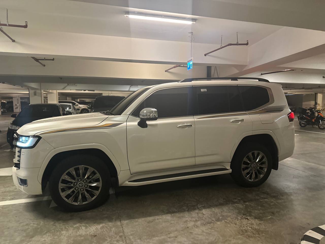 2022兰德酷路泽顶配版3.3双涡轮 V6 柴油 私人一手，-manila58.com