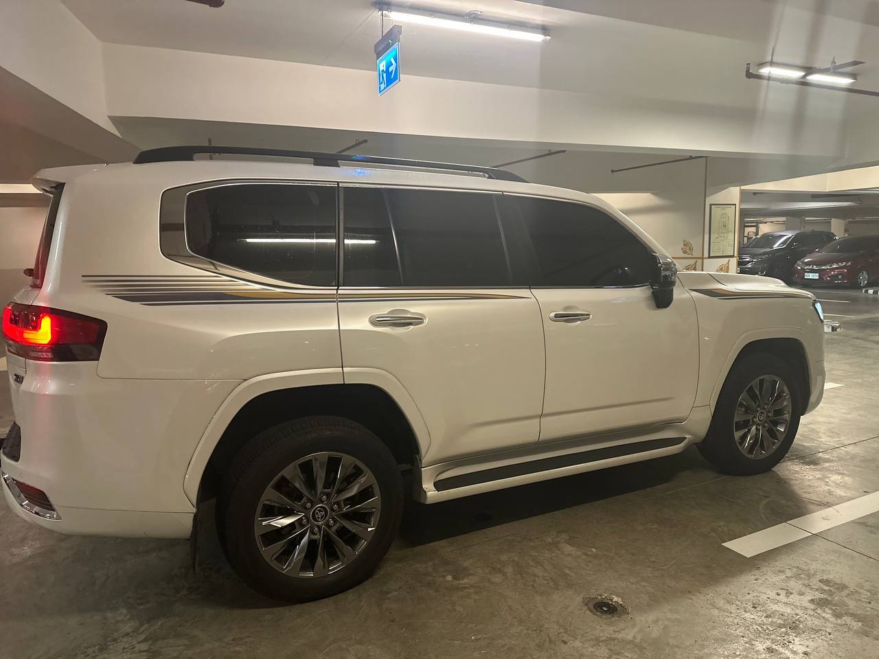 2022兰德酷路泽顶配版3.3双涡轮 V6 柴油 私人一手，-manila58.com